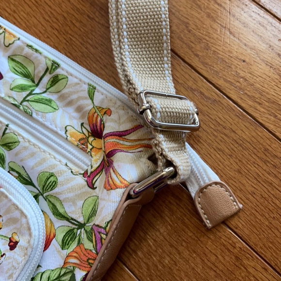 🔥Gorgeous Cross Body or Shoulder Mini Bag 🌸 - Picture 7 of 12